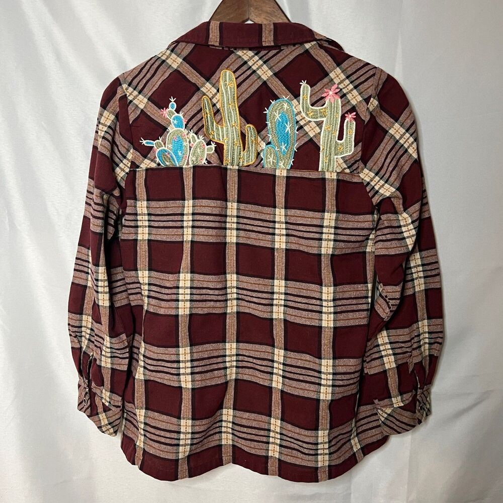 Andree by Unit Plaid Long Sleeve Button Down Shirt with Cactus Embroidery Medium